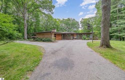 393 Hiawatha Drive, Mt Pleasant, MI 48858