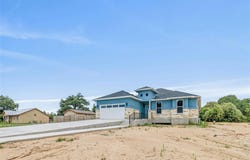 125 Comanche DR, Paige, TX 78659