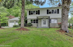 4 June Place, Aberdeen, NJ 07747