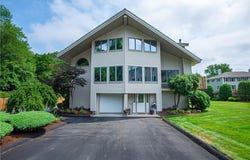 97 Farnum Pike, Smithfield, RI 02917