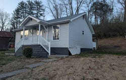 1093 Old Bell High Rd, Pineville, KY 40977