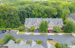 8 AMBER DRIVE, OLD BRIDGE, NJ 08857