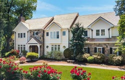 8 Valley Road, Wellesley, MA 02481