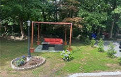 16 Smith Street, Bristol, RI 02890