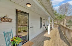 20414 Azen Road, Damascus, VA 24236