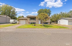 2744 Rainier Street, Clarkston, WA 99403