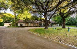 802 Rock Canyon Drive, Duncanville, TX 75137