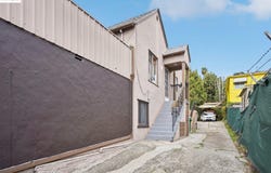 7960 Macarthur Blvd, Oakland, CA 94605