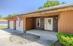 2 Sunset Drive, Lexington, MO 64067