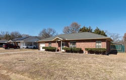 924 Guam St, Tool, TX 75143
