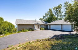 1002 Martha St, Duluth, MN 55805