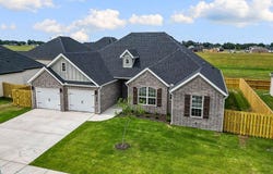 702 Primitivo Avenue, Tontitown, AR 72762