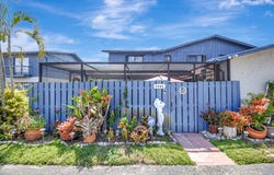 4582 Holly Lake Drive, Lake Worth, FL 33463