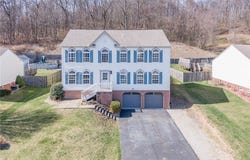 843 Hawk Valley Dr, Allegheny Twp, PA 15656