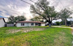 535 N 4th St, Uvalde, TX 78801