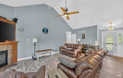 1742 Finch Drive, Tonganoxie, KS 66086