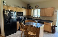 1102 E Perry Ln, Harrisburg, SD 57032