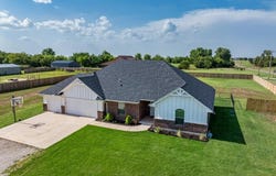 29999 Triple Crown Place, Cashion, OK 73016