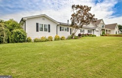 25 5th, Newnan, GA 30263