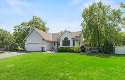 4417 Braddock Trail, Eagan, MN 55123