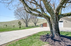 1211 Lovelady Rd, Byrdstown, TN 38549