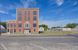 607 Lyons Ave, Schulenburg, TX 78956