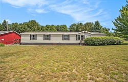 4890 W Birch Lane, Pentwater, MI 49449