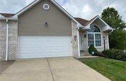 607 Crestview Ln, Lower Burrell, PA 15068