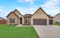 213 Meadow Vista Drive, New Fairview, TX 76078