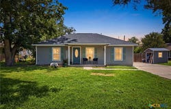 554 W Austin Street, Luling, TX 78648