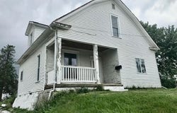 200 E Silver Street, Wapakoneta, OH 45895