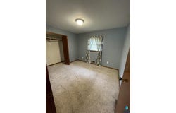 602 S 3rd St, Beresford, SD 57004