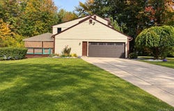 30 Red Fox Lane, Orchard Park, NY 14127