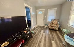 324 W 10th Ave, Hutchinson, KS 67501
