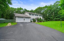 2770 Tacoma Drive, Blakeslee, PA 18610