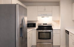 594 Mananai Place, Honolulu, HI 96818