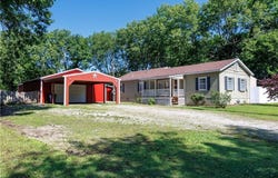 1005 N Main Street, Caney, KS 67333