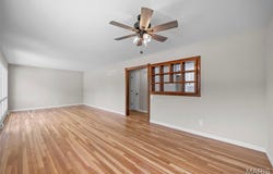9438 Laguna Drive, St Louis, MO 63132