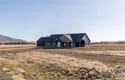 5 Callen Dr, Cody, WY 82414