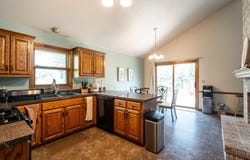 W142n10736 Wooded Hills Dr, Germantown, WI 53022