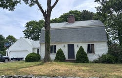 20 Deerfield Rd, Osterville, MA 02655