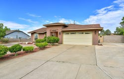 2040 Clearwater Loop NE, Rio Rancho, NM 87144