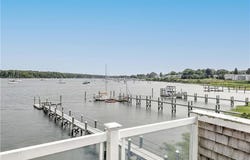 8 Alger Avenue, Warwick, RI 02818