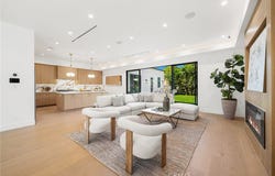 5945 Hesperia Avenue, Encino, CA 91316