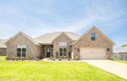 141 Roxbury Drive, Jackson, TN 38305