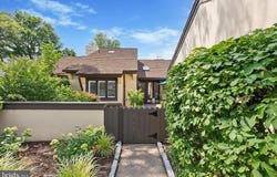 11 BUGLE LANE, BLUE BELL, PA 19422