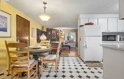 15781 NE HOLLADAY St, Portland, OR 97230