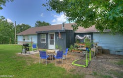 203 Cambridge Lane, Pineville, MO 64856