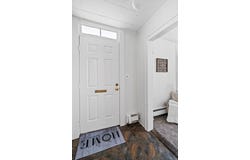 12 Planters St, Salem, MA 01970