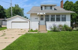435 Forest Drive SE, Cedar Rapids, IA 52403